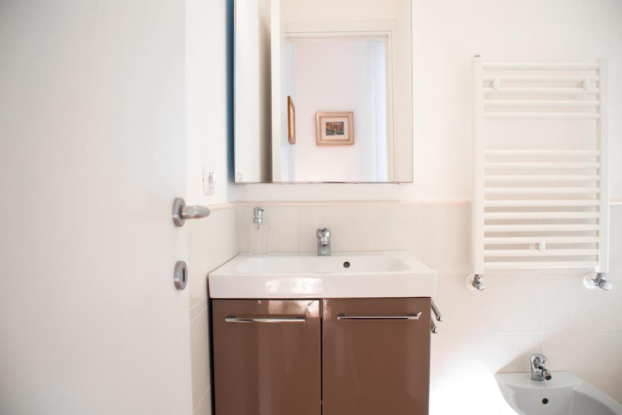バーリLuxury Bnb Pisacaneアパートメント エクステリア 写真