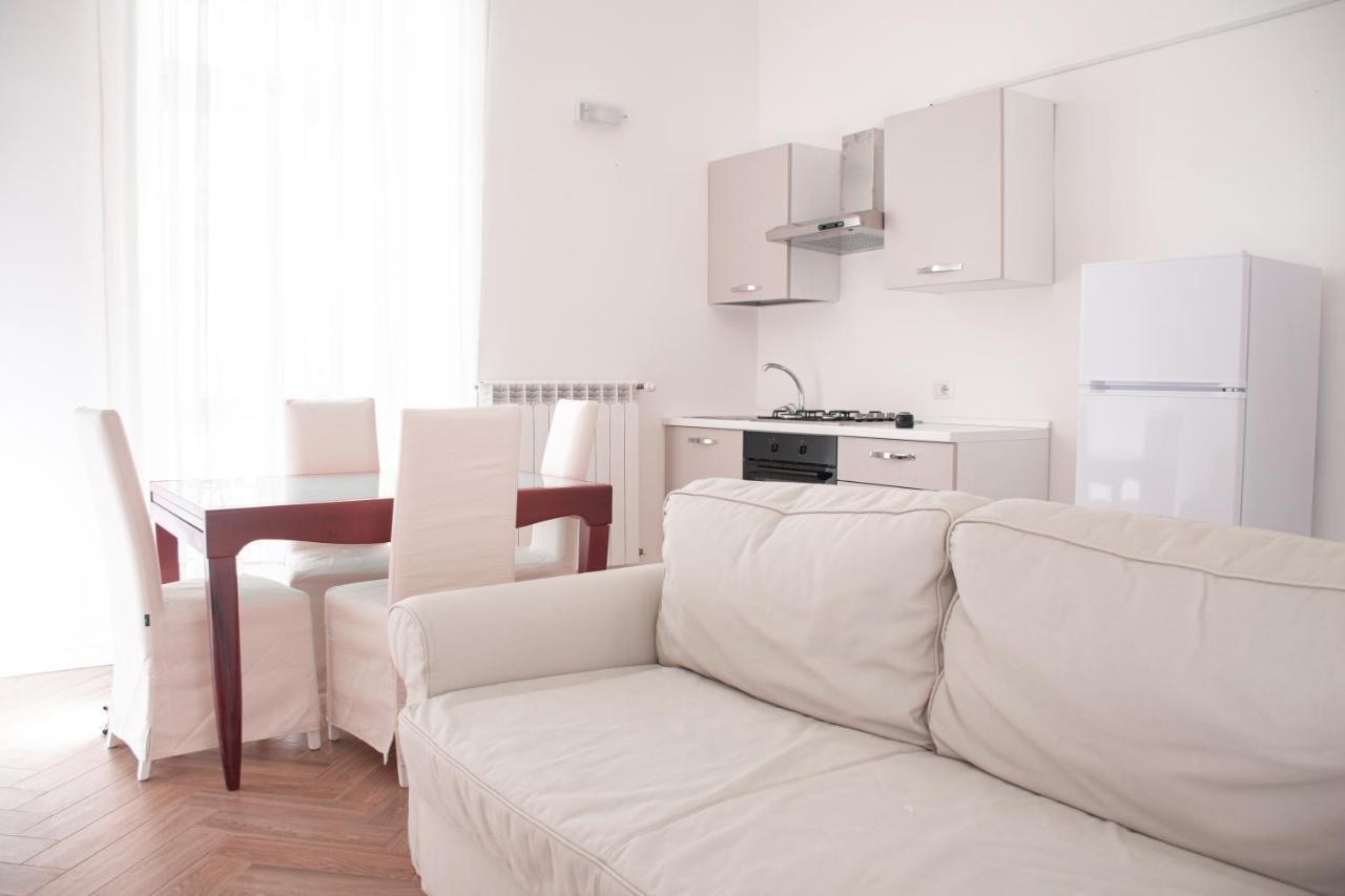 バーリLuxury Bnb Pisacaneアパートメント エクステリア 写真