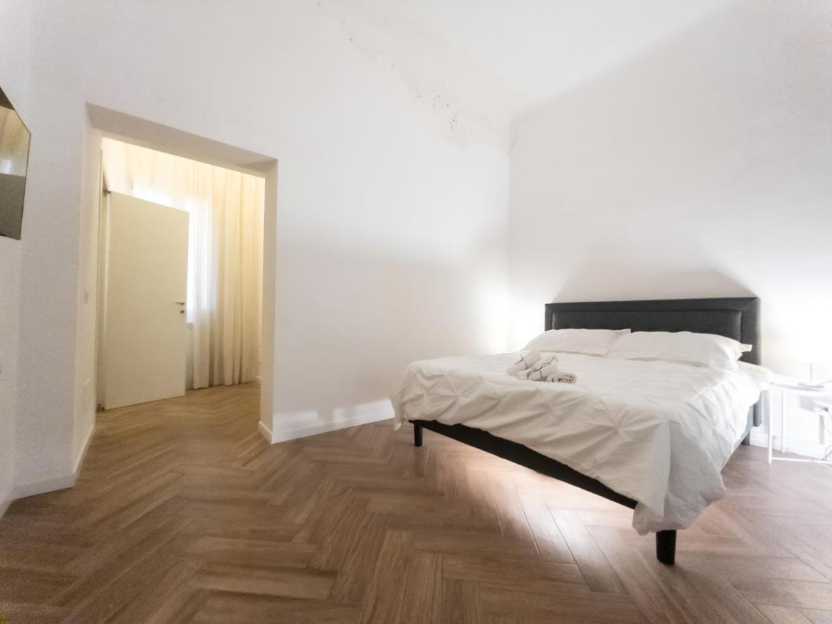 バーリLuxury Bnb Pisacaneアパートメント エクステリア 写真
