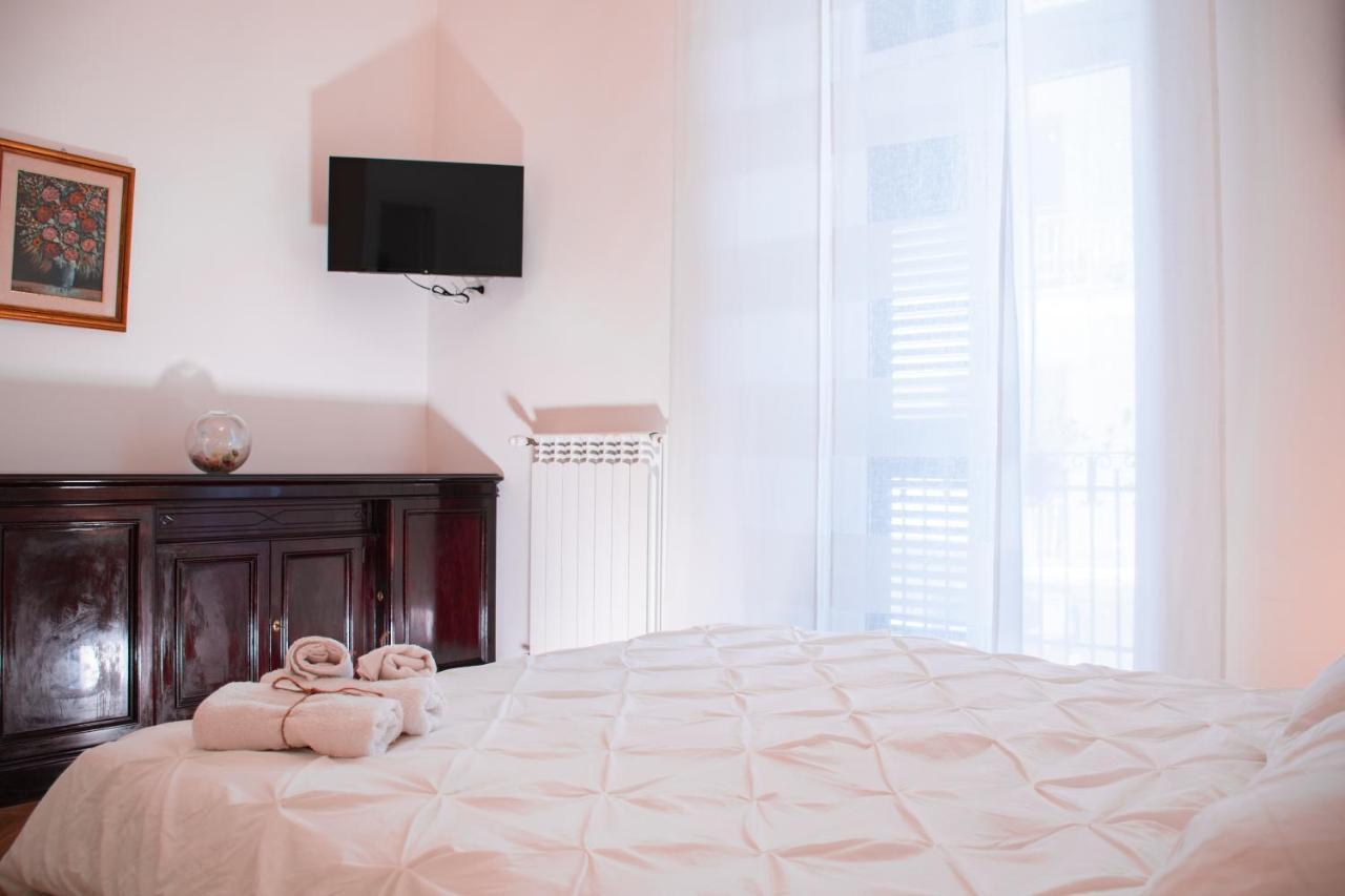 バーリLuxury Bnb Pisacaneアパートメント エクステリア 写真