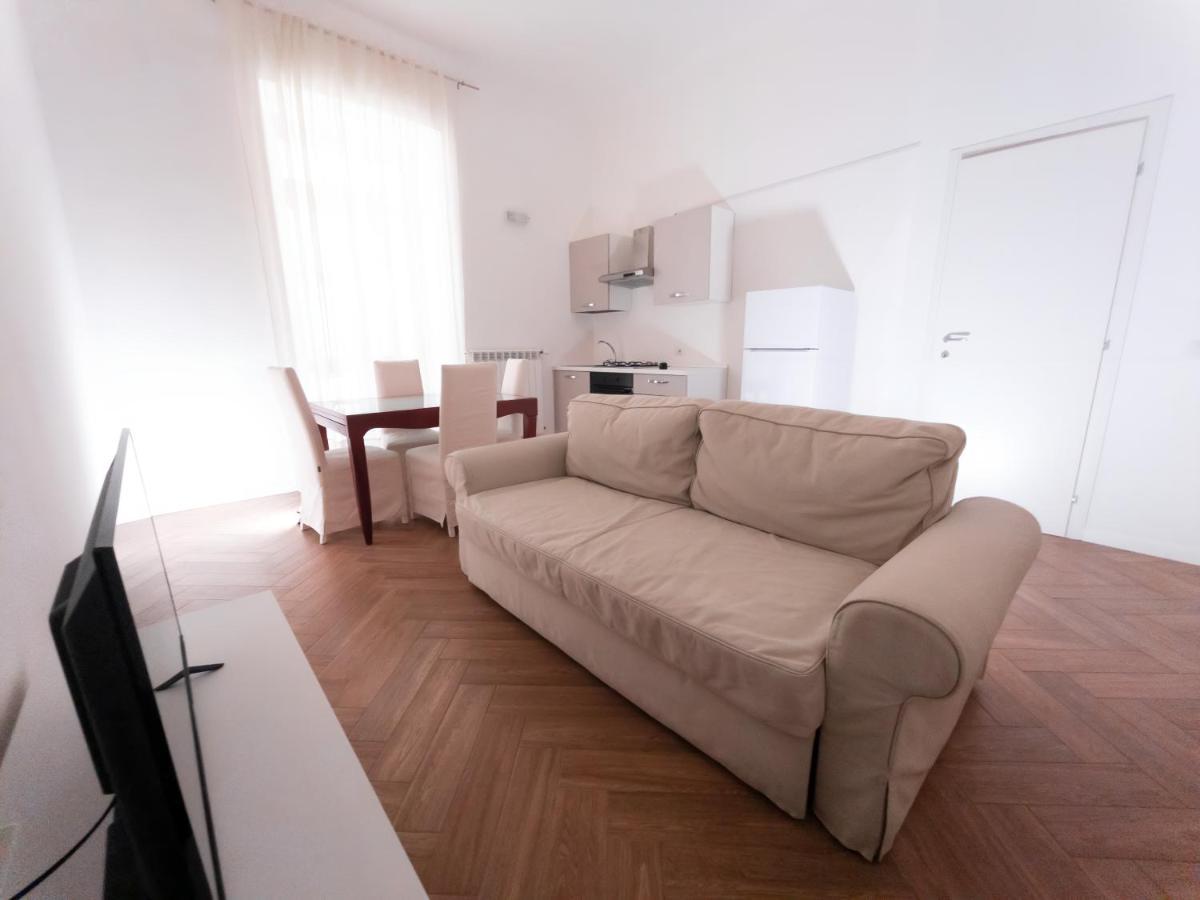 バーリLuxury Bnb Pisacaneアパートメント エクステリア 写真